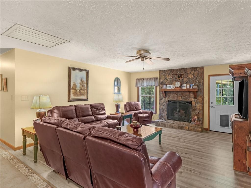 3 bedroom, 2 bathroom, 1,603 sq ft single family residence under contract at 133 Belair Trail, Stockbridge, GA 30281 — photo 4