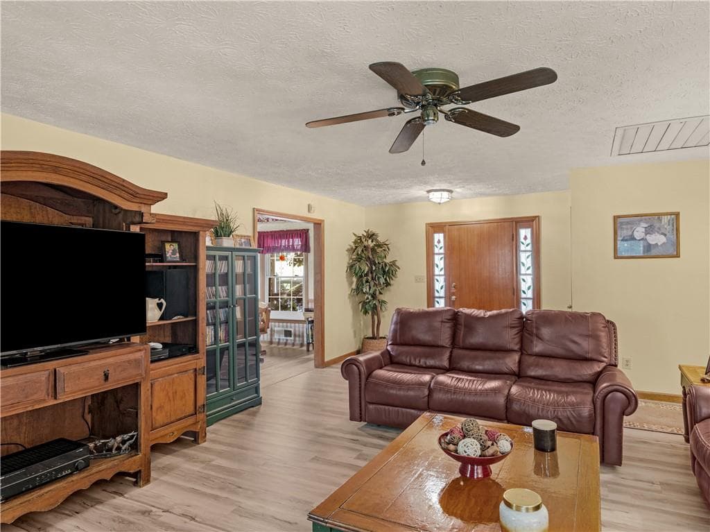 3 bedroom, 2 bathroom, 1,603 sq ft single family residence under contract at 133 Belair Trail, Stockbridge, GA 30281 — photo 6