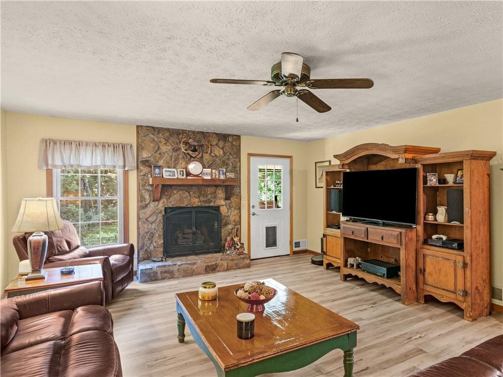 3 bedroom, 2 bathroom, 1,603 sq ft single family residence under contract at 133 Belair Trail, Stockbridge, GA 30281 — photo 7