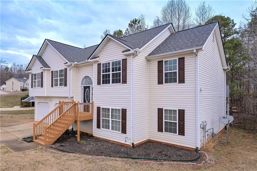 5 bedroom, 3 bathroom, 2,850 sq ft single family residence for sale at 113 Millwheel Drive, Villa Rica, GA 30180 — photo 2