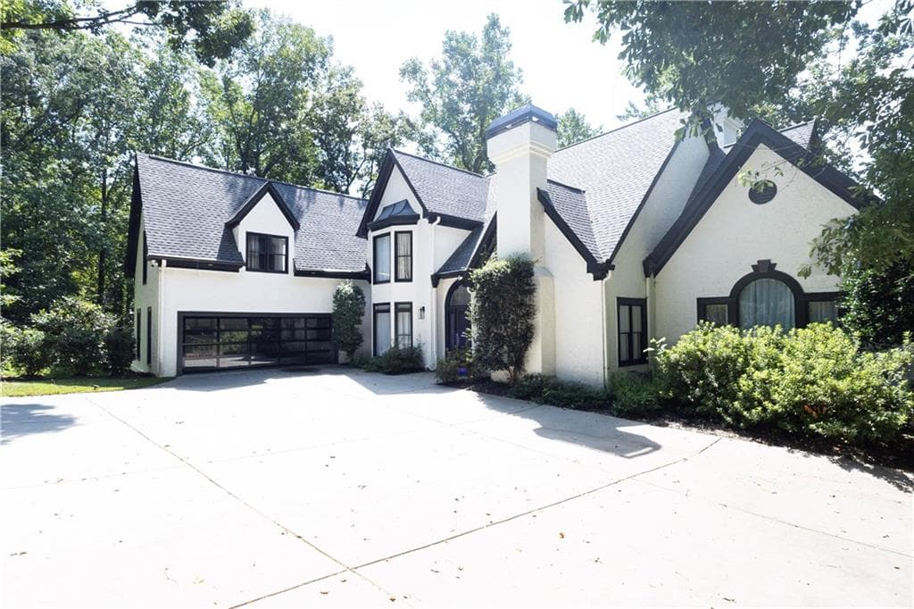6 bedroom, 5 bathroom, 7,100 sq ft single family residence for rent at 700 S Brighton Court, Atlanta, GA 30327 for $11,900 a month — photo 1 of 86