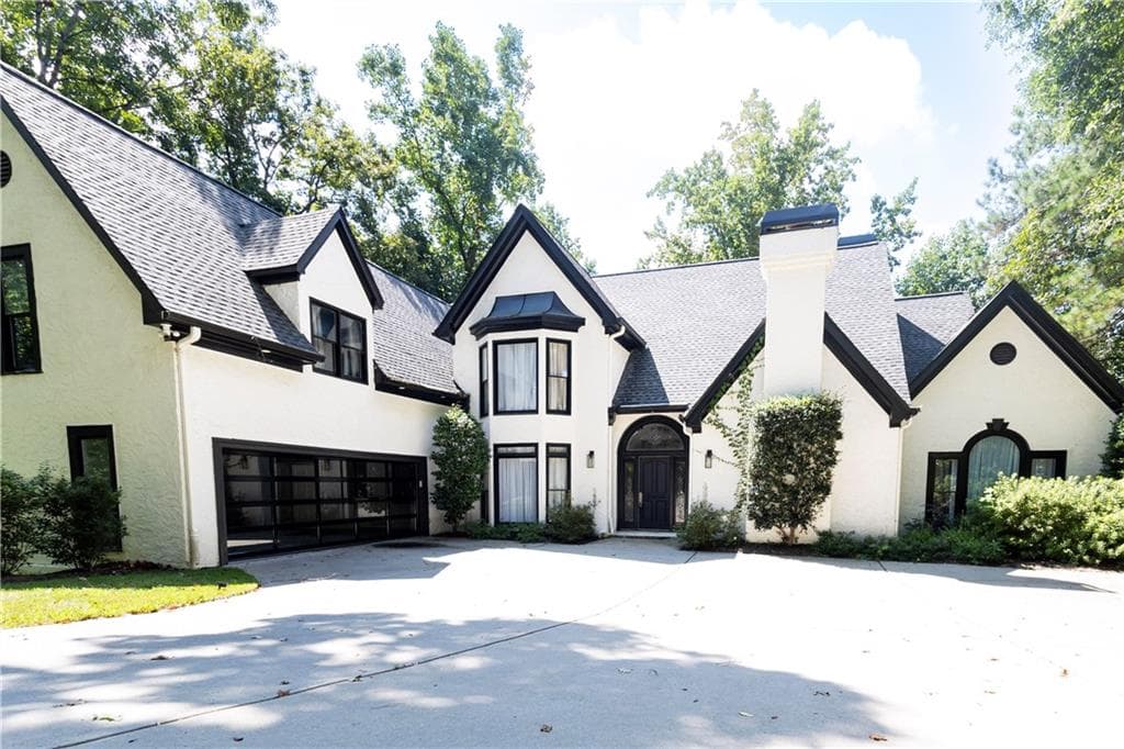 6 bedroom, 5 bathroom, 7,100 sq ft single family residence for rent at 700 S Brighton Court, Atlanta, GA 30327 for $11,900 a month — photo 2