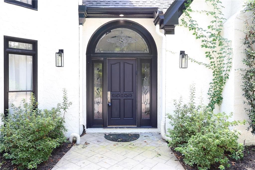 6 bedroom, 5 bathroom, 7,100 sq ft single family residence for rent at 700 S Brighton Court, Atlanta, GA 30327 for $11,900 a month — photo 5