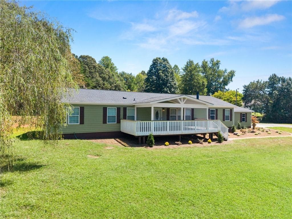 4 bedroom, 3 bathroom, 2,280 sq ft single family residence for sale at 82 Bobbys Drive, Cleveland, GA 30528 — photo 2