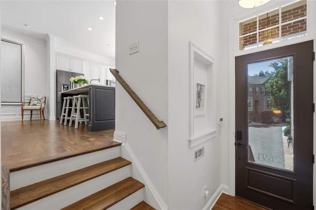 3 bedroom, 4 bathroom, 2,303 sq ft townhouse for sale at 2691 Rivers Edge Drive 48, Atlanta, GA 30324 — photo 3
