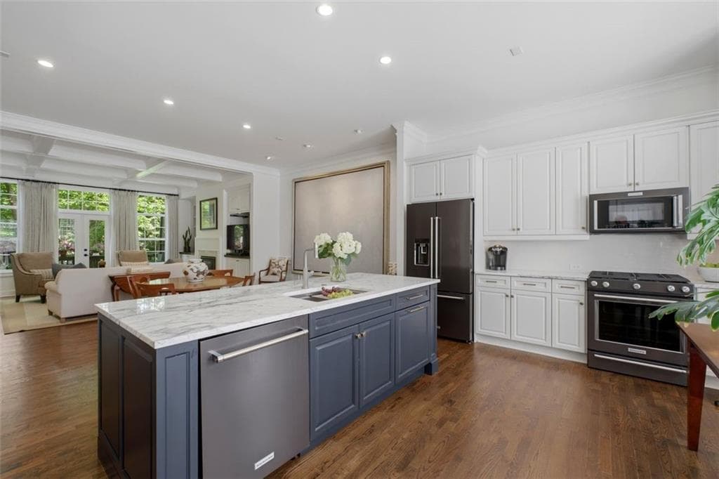3 bedroom, 4 bathroom, 2,303 sq ft townhouse for sale at 2691 Rivers Edge Drive 48, Atlanta, GA 30324 — photo 8