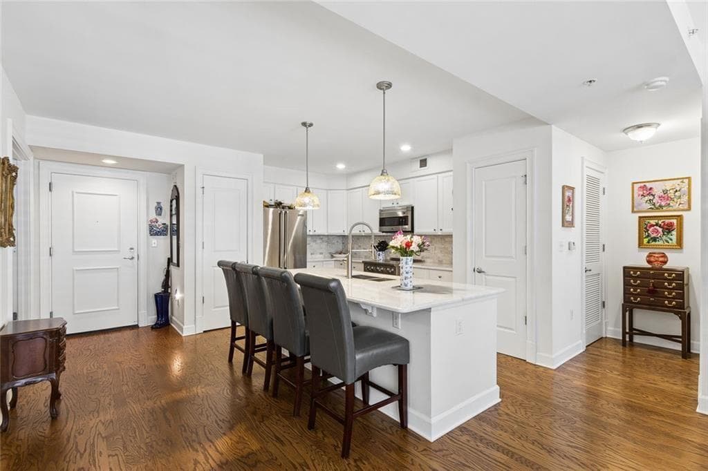 2 bedroom, 3 bathroom, 1,500 sq ft condominium for sale at 200 River Vista Drive 633, Atlanta, GA 30339 — photo 4