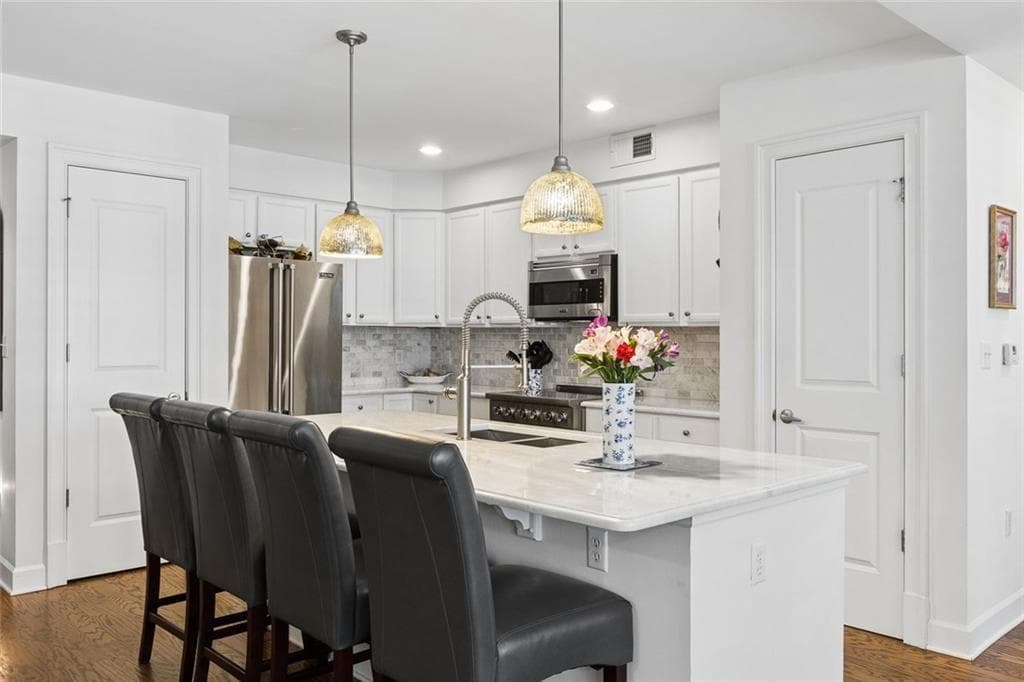 2 bedroom, 3 bathroom, 1,500 sq ft condominium for sale at 200 River Vista Drive 633, Atlanta, GA 30339 — photo 5