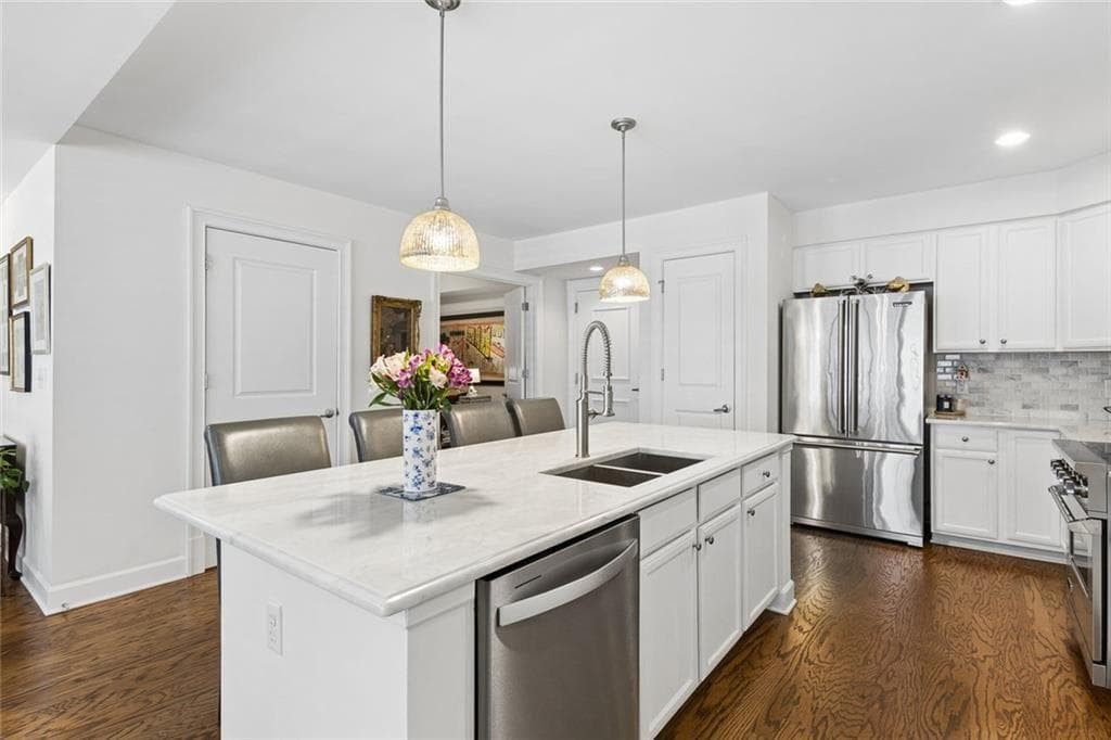 2 bedroom, 3 bathroom, 1,500 sq ft condominium for sale at 200 River Vista Drive 633, Atlanta, GA 30339 — photo 6