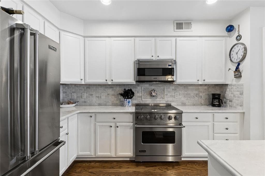 2 bedroom, 3 bathroom, 1,500 sq ft condominium for sale at 200 River Vista Drive 633, Atlanta, GA 30339 — photo 9