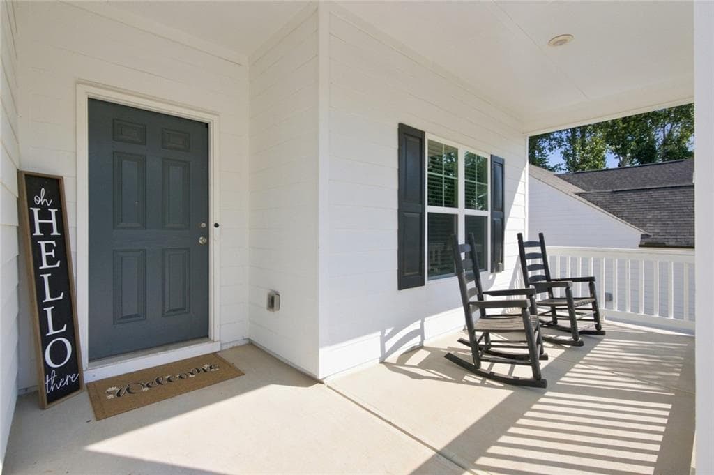 4 bedroom, 3 bathroom, 2,276 sq ft single family residence for sale at 617 Edgemore Road, Canton, GA 30114 — photo 4