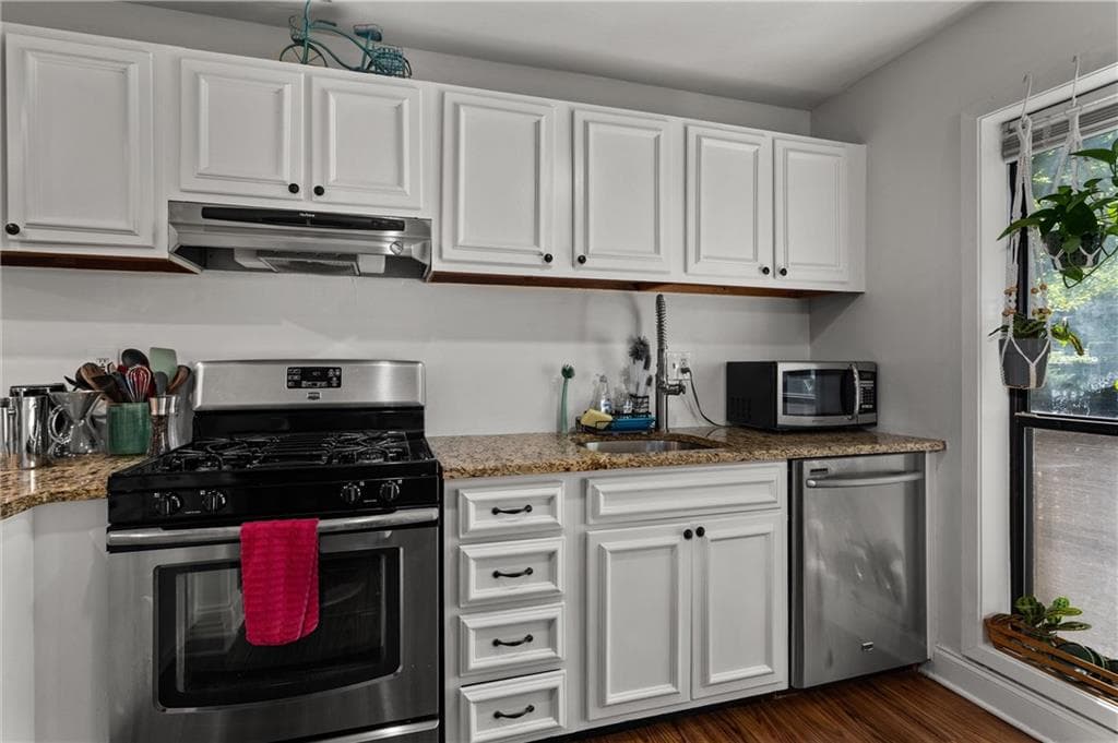 2 bedroom, 2 bathroom, 1,268 sq ft condominium under contract at 2403 Cumberland Court, Smyrna, GA 30080 — photo 9