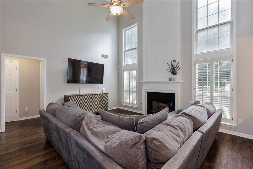 3 bedroom, 3 bathroom, 2,138 sq ft single family residence for sale at 521 Stepney Court, Marietta, GA 30067 — photo 6