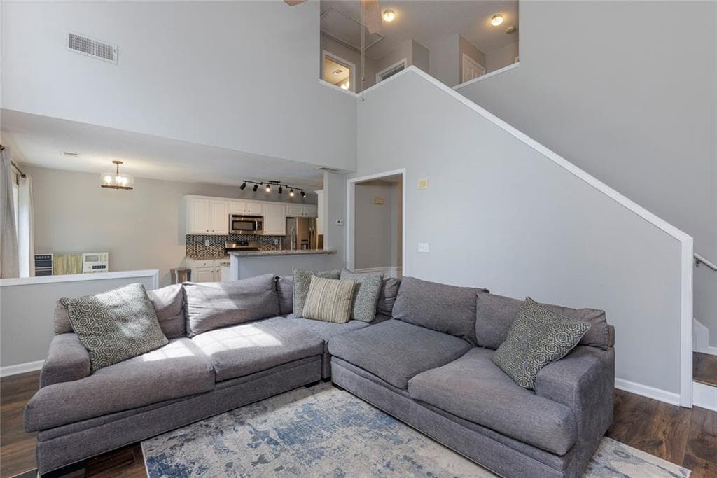 3 bedroom, 3 bathroom, 2,138 sq ft single family residence for sale at 521 Stepney Court, Marietta, GA 30067 — photo 9
