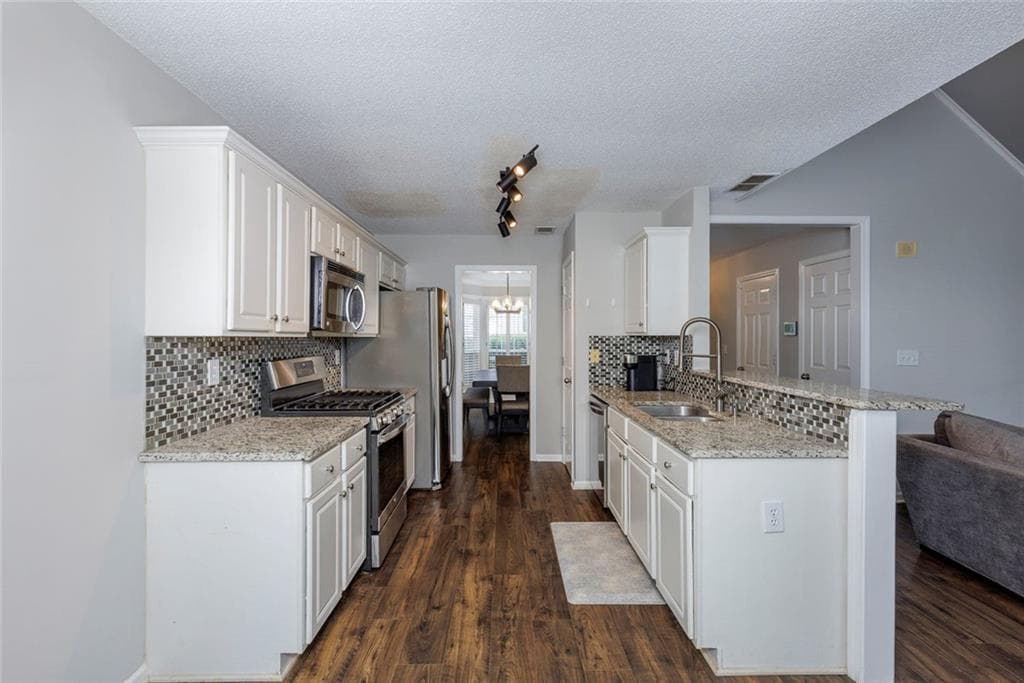 3 bedroom, 3 bathroom, 2,138 sq ft single family residence for sale at 521 Stepney Court, Marietta, GA 30067 — photo 10