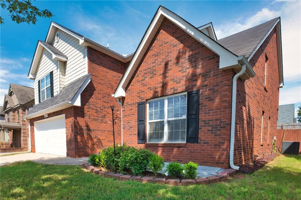 4 bedroom, 3 bathroom, 2,697 sq ft single family residence under contract at 612 Parkside Place Drive, Mcdonough, GA 30253 — photo 2