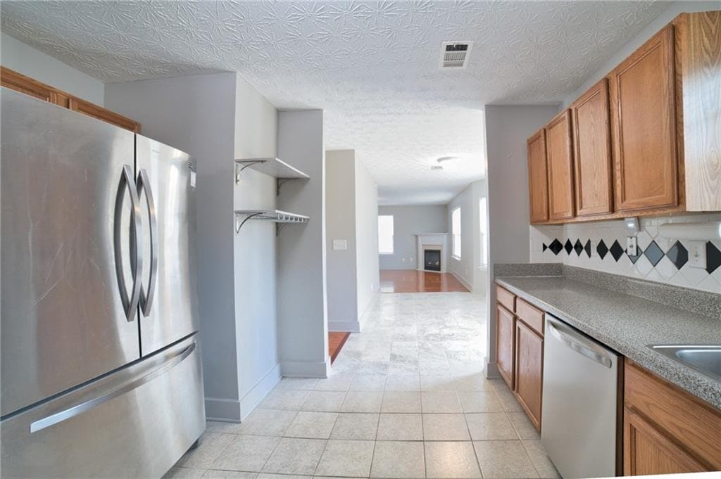 4 bedroom, 3 bathroom, 2,697 sq ft single family residence under contract at 612 Parkside Place Drive, Mcdonough, GA 30253 — photo 10