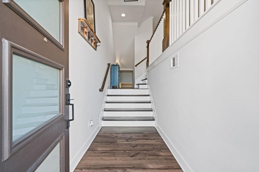 4 bedroom, 5 bathroom, 3,100 sq ft townhouse for sale at 4382 Benfield Way, Smyrna, GA 30080 — photo 7