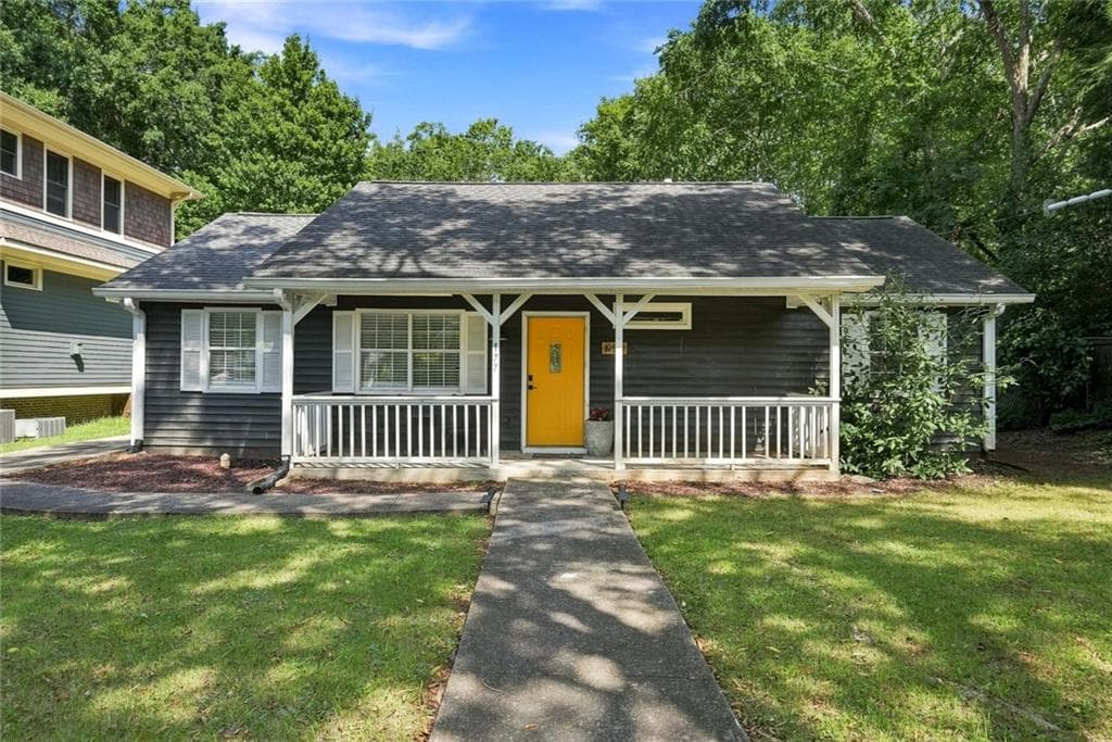 3 bedroom, 2 bathroom, 1,192 sq ft single family residence for sale at 177 Howard Street, Atlanta, GA 30317 — photo 2
