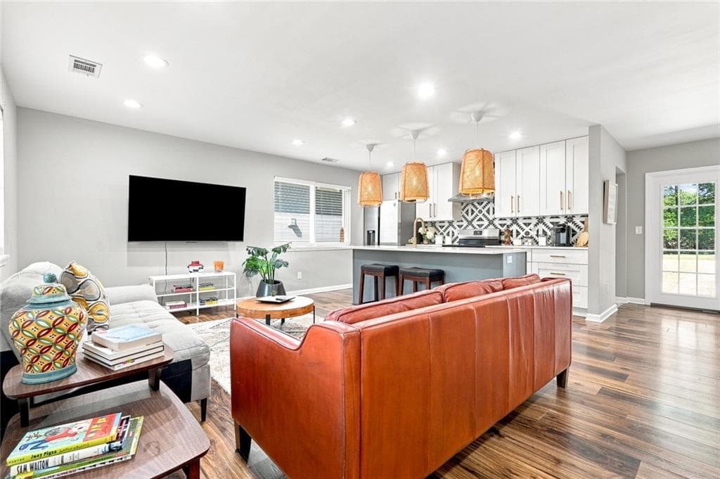3 bedroom, 2 bathroom, 1,192 sq ft single family residence for sale at 177 Howard Street, Atlanta, GA 30317 — photo 3