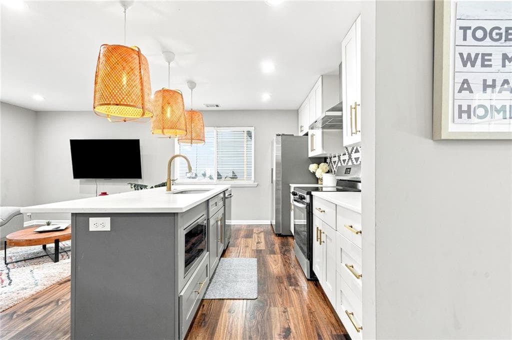 3 bedroom, 2 bathroom, 1,192 sq ft single family residence for sale at 177 Howard Street, Atlanta, GA 30317 — photo 4