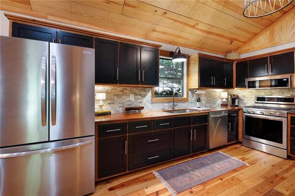 2 bedroom, 2 bathroom, 1,120 sq ft single family residence for sale at 22 Noel Lane, Ellijay, GA 30540 — photo 5