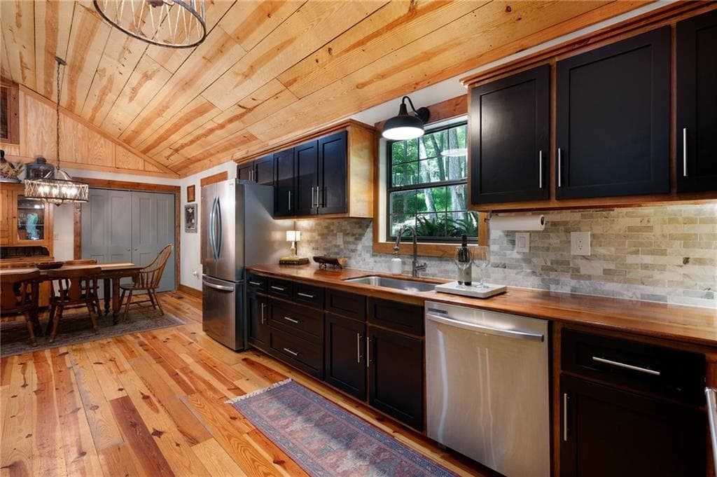 2 bedroom, 2 bathroom, 1,120 sq ft single family residence for sale at 22 Noel Lane, Ellijay, GA 30540 — photo 6