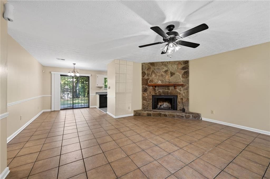 3 bedroom, 2 bathroom, 1,212 sq ft single family residence for sale at 5350 Greenhedge Trail, Stone Mountain, GA 30088 — photo 4