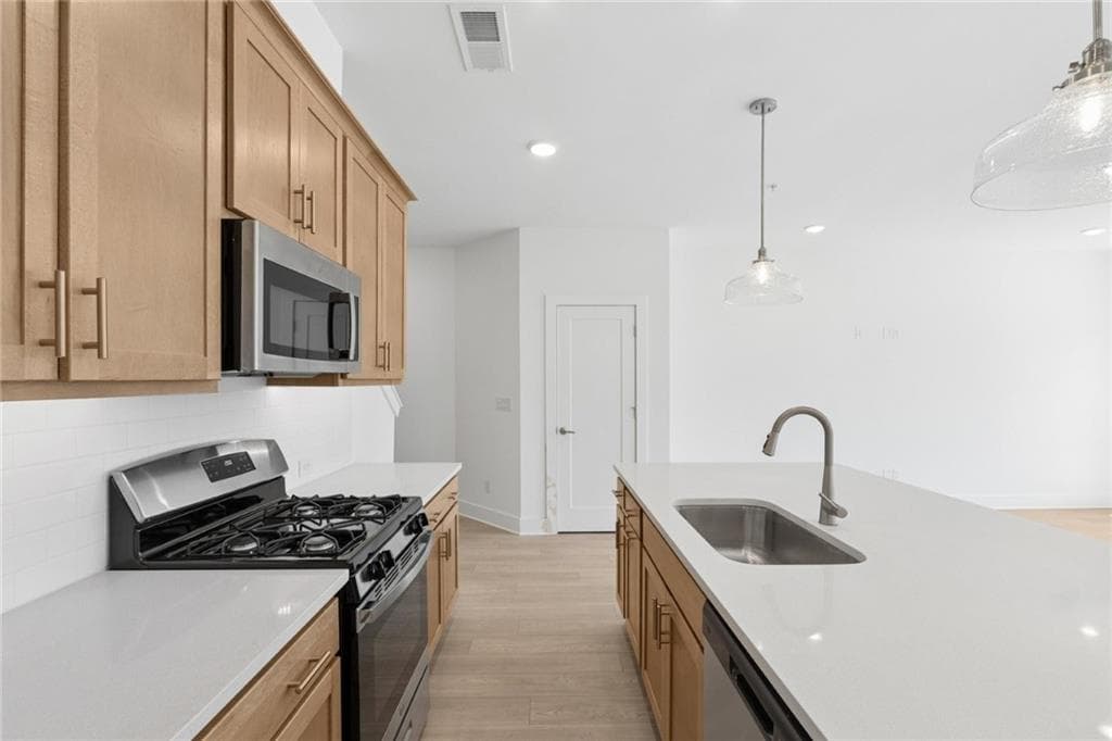 3 bedroom, 3 bathroom, 1,919 sq ft townhouse under contract at 214 Redbud Road, Canton, GA 30114 — photo 8