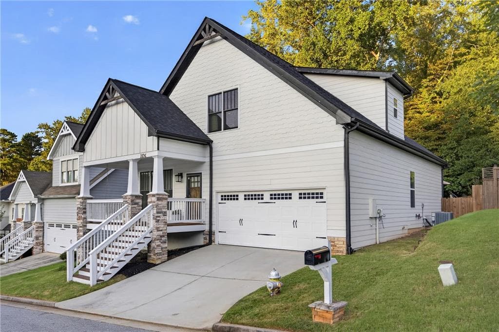 3 bedroom, 3 bathroom, 2,197 sq ft single family residence for sale at 2896 Silver Hill Terrace, Atlanta, GA 30316 — photo 3
