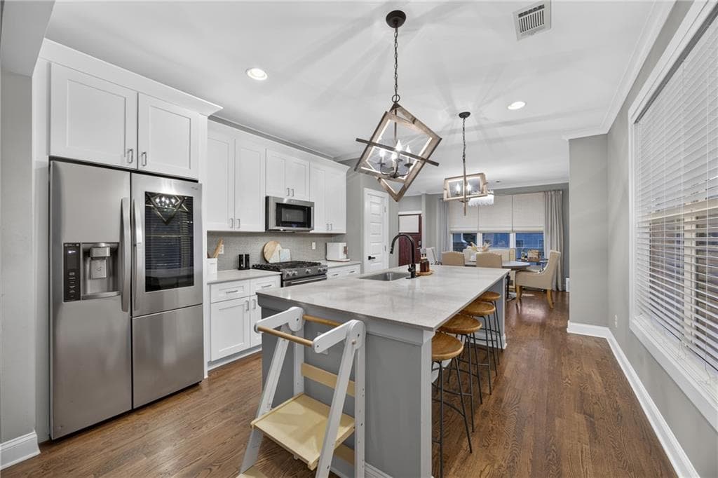 3 bedroom, 3 bathroom, 2,197 sq ft single family residence for sale at 2896 Silver Hill Terrace, Atlanta, GA 30316 — photo 7