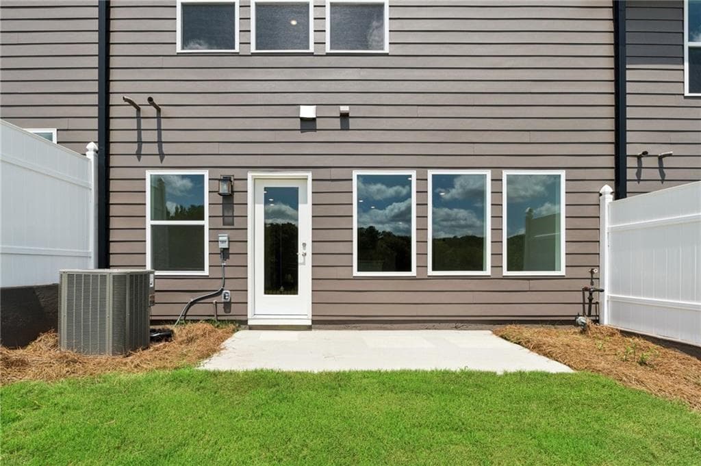 3 bedroom, 3 bathroom, 1,910 sq ft townhouse for sale at 210 Redbud Road, Canton, GA 30114 — photo 2