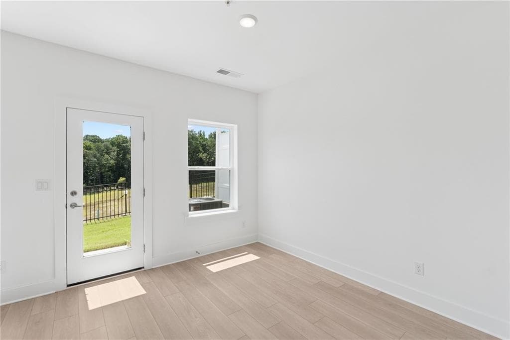 3 bedroom, 3 bathroom, 1,910 sq ft townhouse for sale at 210 Redbud Road, Canton, GA 30114 — photo 10
