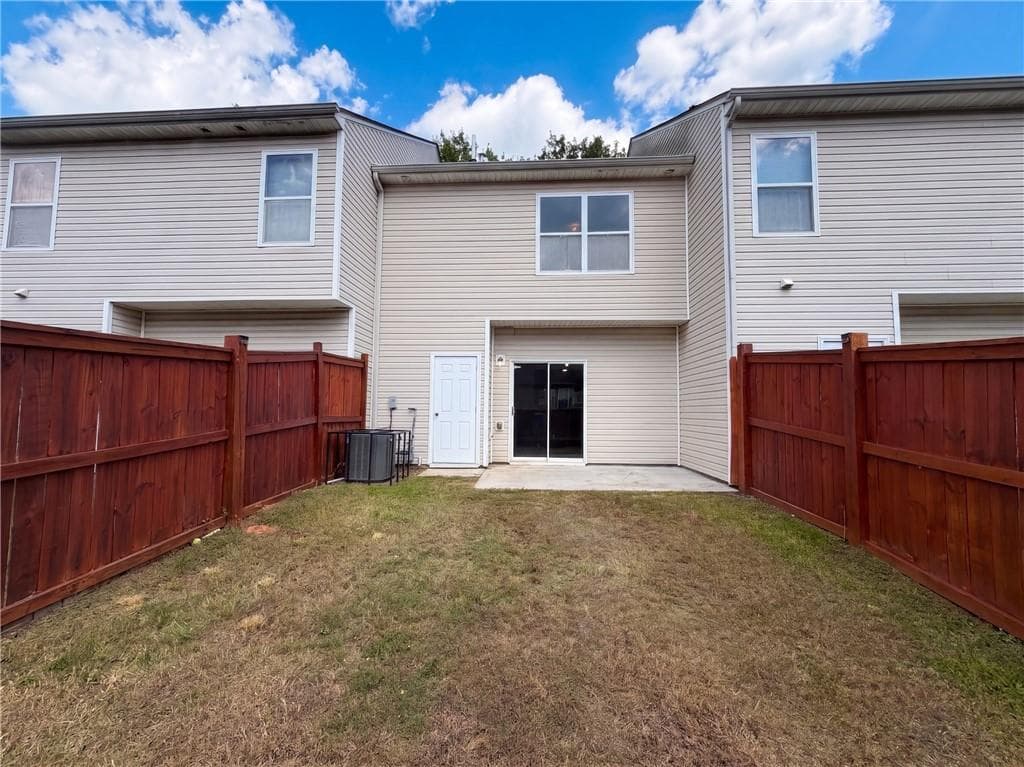 2 bedroom, 2 bathroom, 1,352 sq ft townhouse for sale at 1689 Broad River Road, Atlanta, GA 30349 — photo 5
