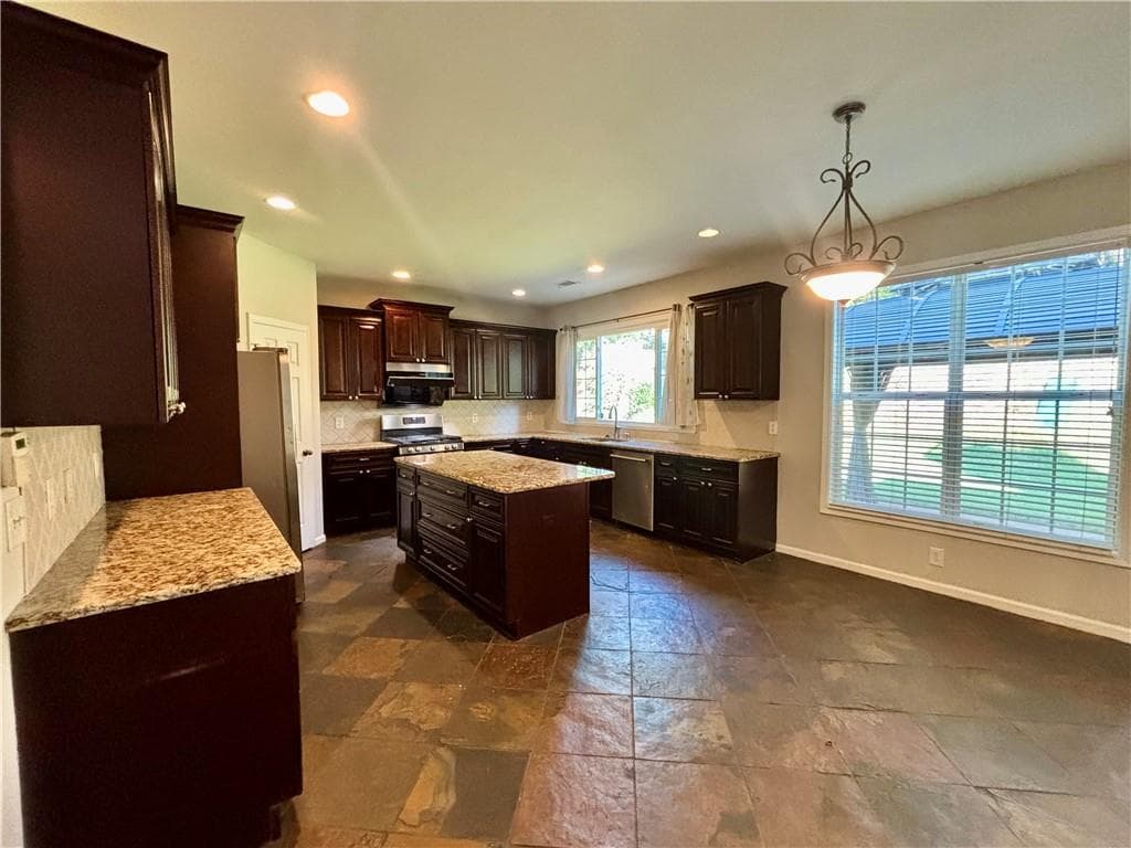 5 bedroom, 3 bathroom, 3,102 sq ft single family residence for rent at 3252 Sandy Branch Lane, Buford, GA 30519 for $2,745 a month — photo 8