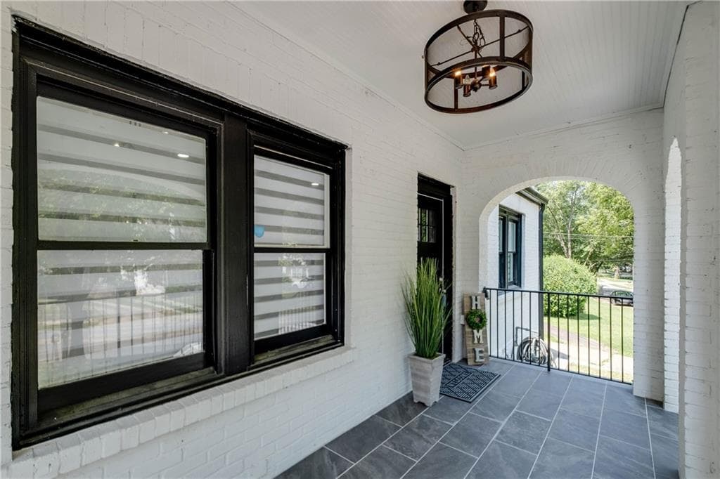 3 bedroom, 3 bathroom, 1,918 sq ft single family residence for sale at 1576 Beecher Street, Atlanta, GA 30310 — photo 3