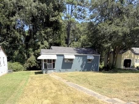 3 bedroom, 2 bathroom, 976 sq ft single family residence for sale at 2557 Loghaven Drive, Atlanta, GA 30318 — photo 2