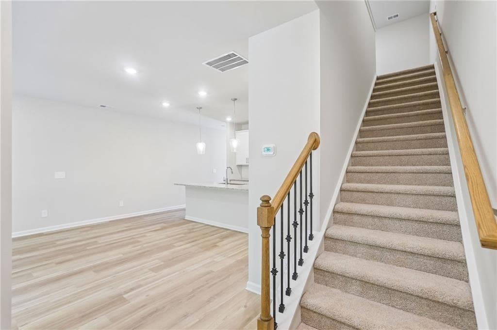 3 bedroom, 3 bathroom, 1,640 sq ft townhouse for sale at 7858 Marie Way, Fairburn, GA 30213 — photo 5