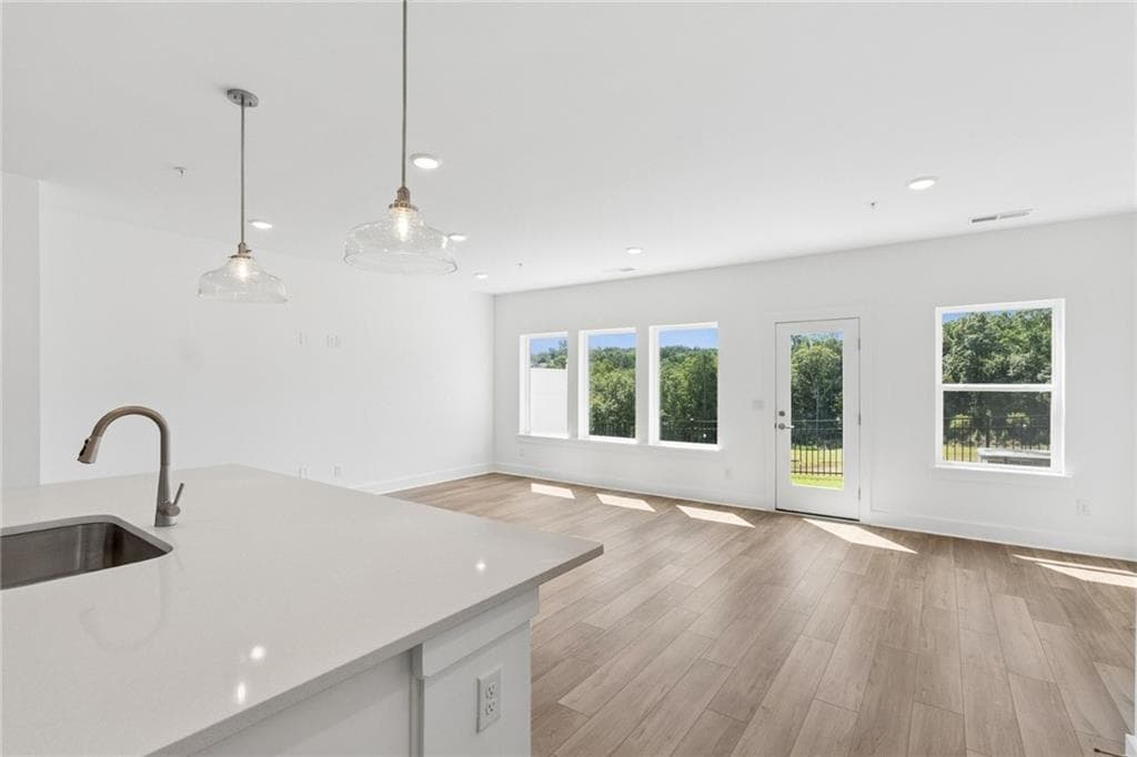3 bedroom, 3 bathroom, 1,910 sq ft townhouse for sale at 202 Redbud Road, Canton, GA 30114 — photo 6