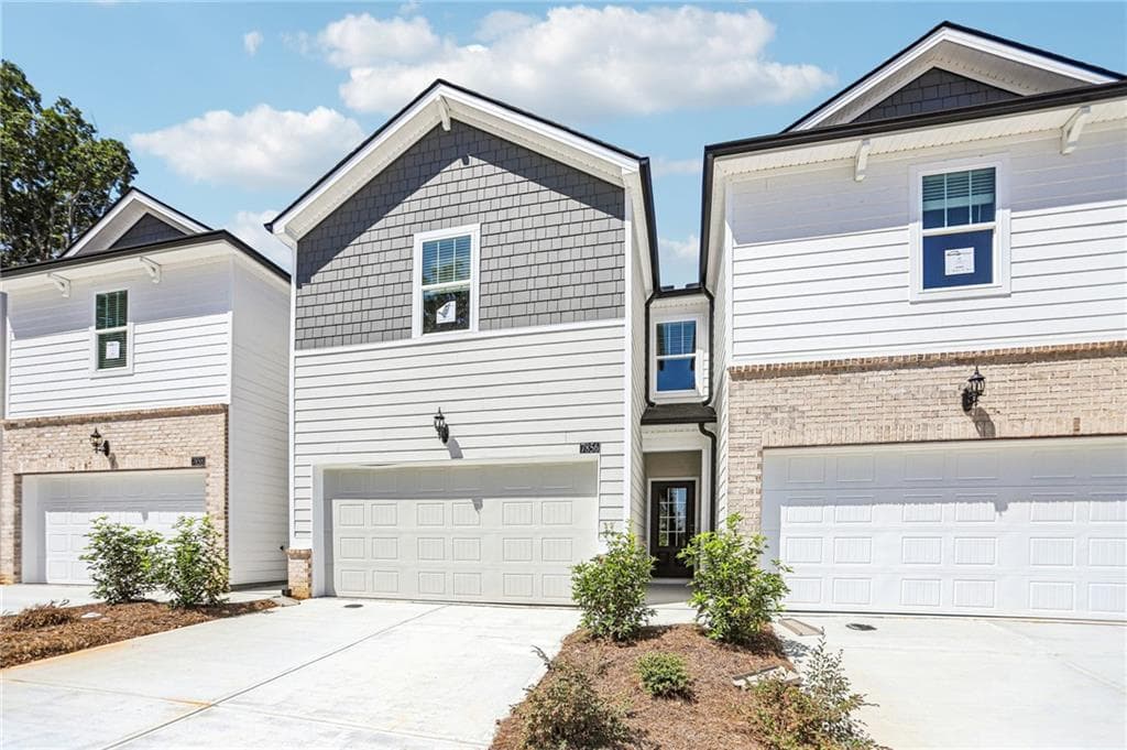 3 bedroom, 3 bathroom, 1,640 sq ft townhouse under contract at 7856 Marie Way, Fairburn, GA 30213 — photo 5