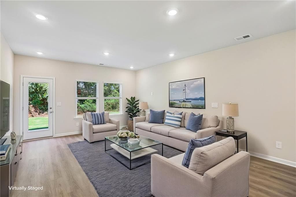 3 bedroom, 3 bathroom, 1,640 sq ft townhouse under contract at 7856 Marie Way, Fairburn, GA 30213 — photo 9