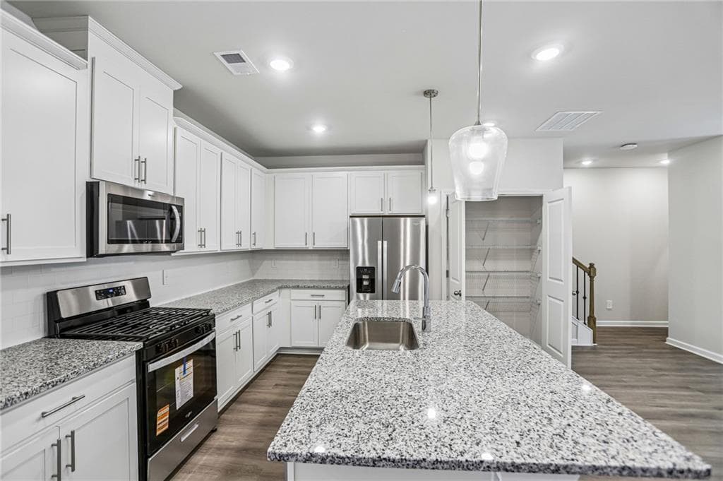 3 bedroom, 3 bathroom, 1,640 sq ft townhouse under contract at 7856 Marie Way, Fairburn, GA 30213 — photo 10
