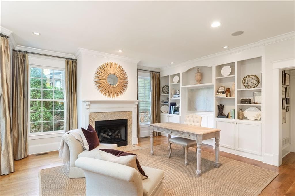 4 bedroom, 4 bathroom, 4,851 sq ft single family residence under contract at 896 Glenbrook Drive, Atlanta, GA 30318 — photo 4