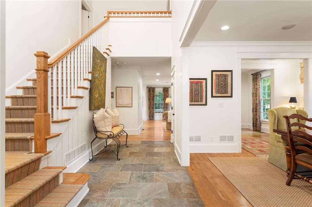 4 bedroom, 4 bathroom, 4,851 sq ft single family residence under contract at 896 Glenbrook Drive, Atlanta, GA 30318 — photo 3