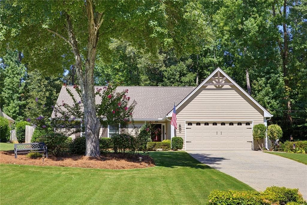 3 bedroom, 2 bathroom, 1,760 sq ft single family residence under contract at 5374 Olde Mill Drive, Woodstock, GA 30188 — photo 2