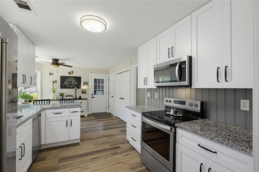 3 bedroom, 2 bathroom, 1,760 sq ft single family residence under contract at 5374 Olde Mill Drive, Woodstock, GA 30188 — photo 9