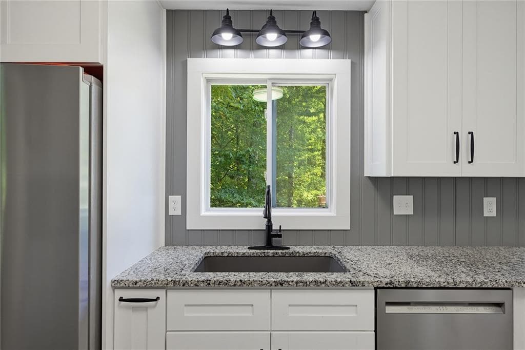 3 bedroom, 2 bathroom, 1,760 sq ft single family residence under contract at 5374 Olde Mill Drive, Woodstock, GA 30188 — photo 10