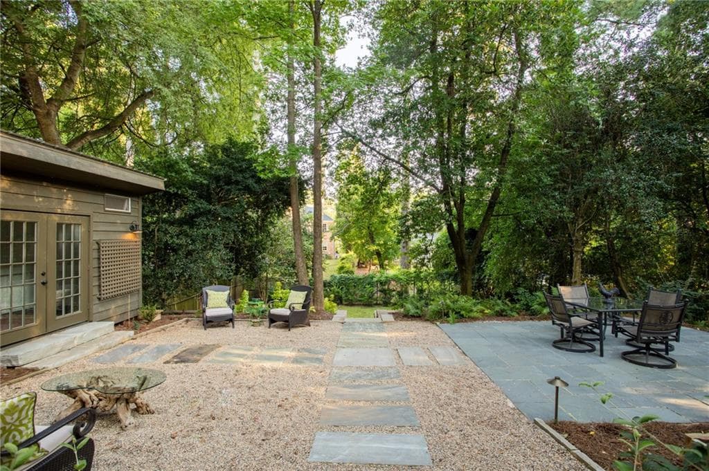 4 bedroom, 4 bathroom, 4,851 sq ft single family residence under contract at 896 Glenbrook Drive, Atlanta, GA 30318 — photo 2
