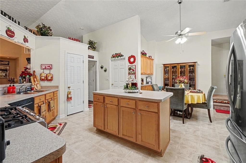 4 bedroom, 3 bathroom, 2,687 sq ft single family residence for sale at 1924 Brittlebank Lane, Lawrenceville, GA 30043 — photo 10