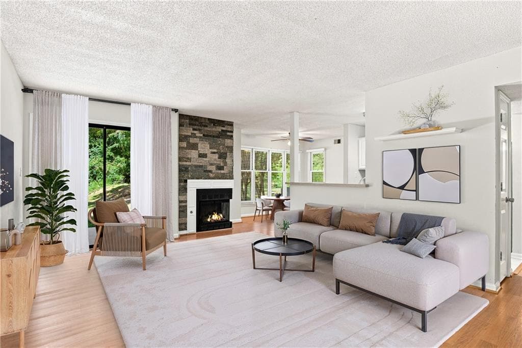 2 bedroom, 2 bathroom, 1,200 sq ft condominium for sale at 1101 Garden Court, Sandy Springs, GA 30328 — photo 2